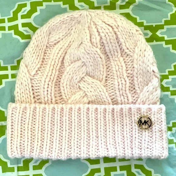 NWOT MICHAEL BY MICHAEL KORS pink cable knit beanie 100% acrylic - Picture 1 of 5